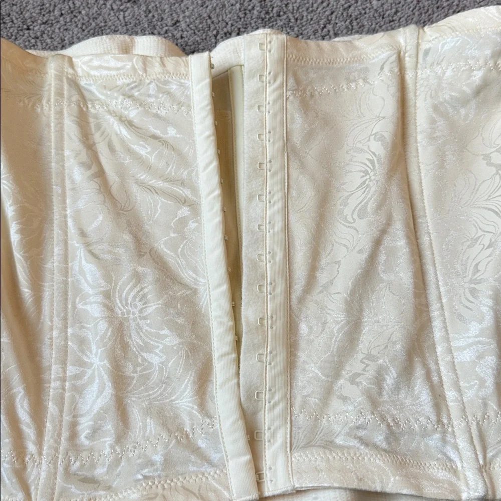 Maidenform gently used
